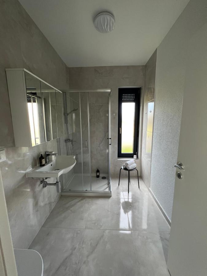 Modern Home Ula Brtonigla Ngoại thất bức ảnh