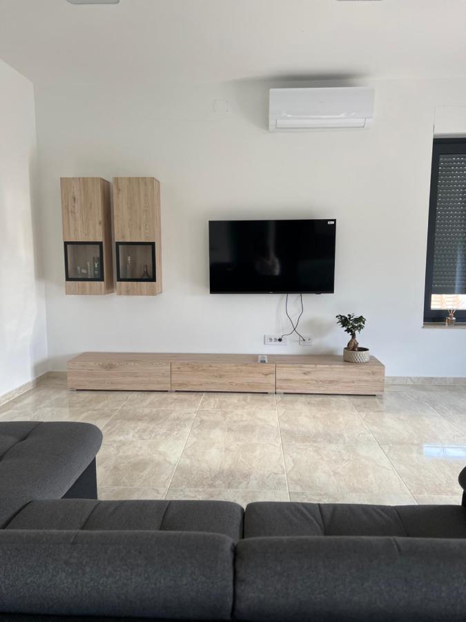 Modern Home Ula Brtonigla Ngoại thất bức ảnh