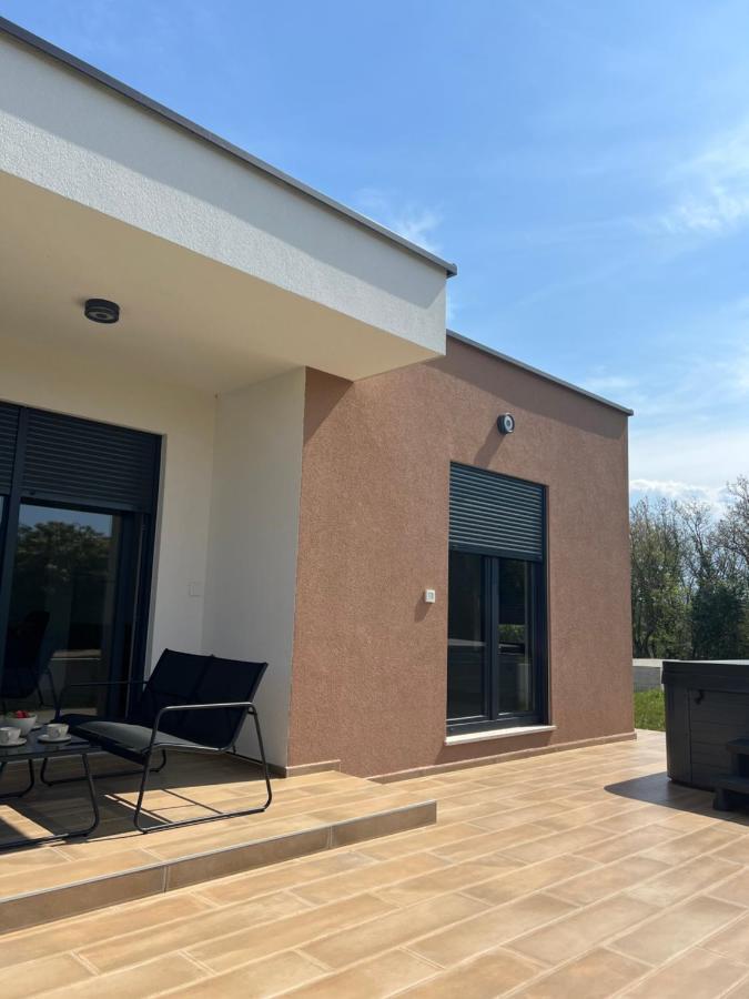 Modern Home Ula Brtonigla Ngoại thất bức ảnh
